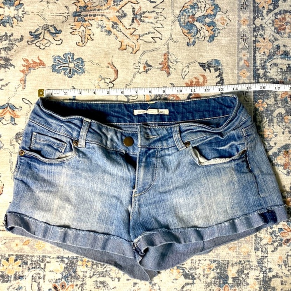 Forever‎ 21 Jean shorts size 26
